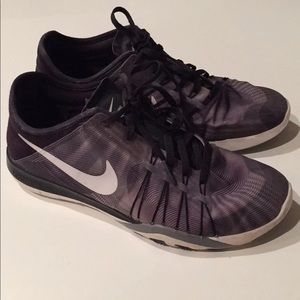 Nike free shoes